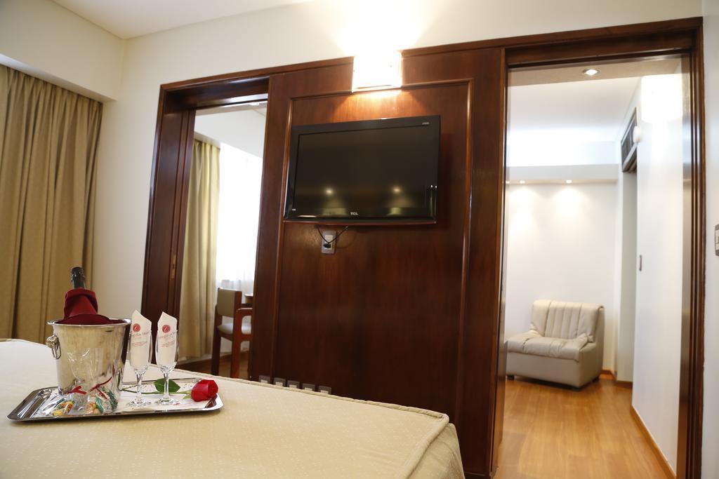 Hotel Corregidor ラプラタ エクステリア 写真